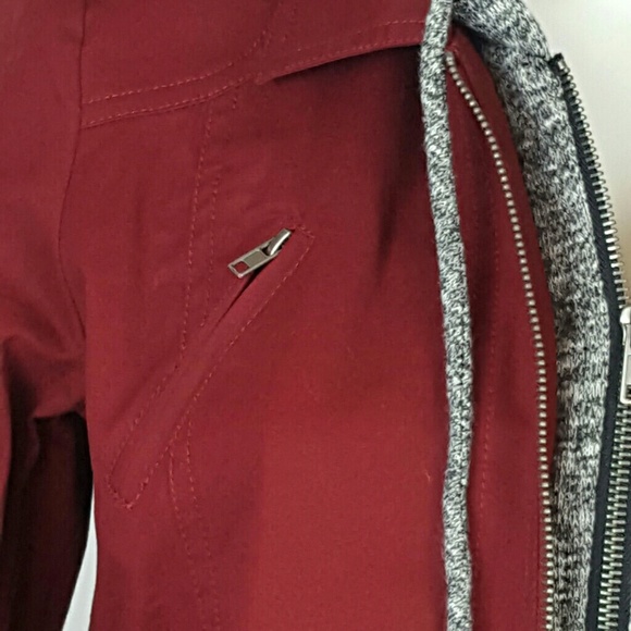 NWT LOVE TREE BURGANDY UTILITY JACKET WITH HOODIE - Picture 3 of 6